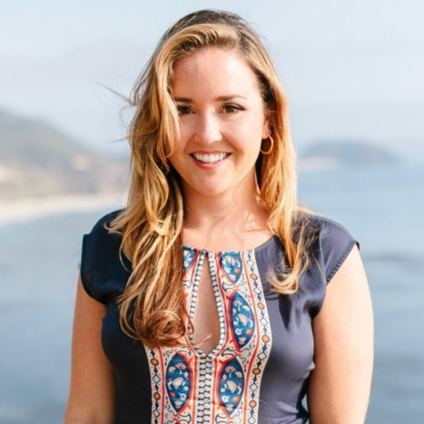 Headshot of Julia Raab
